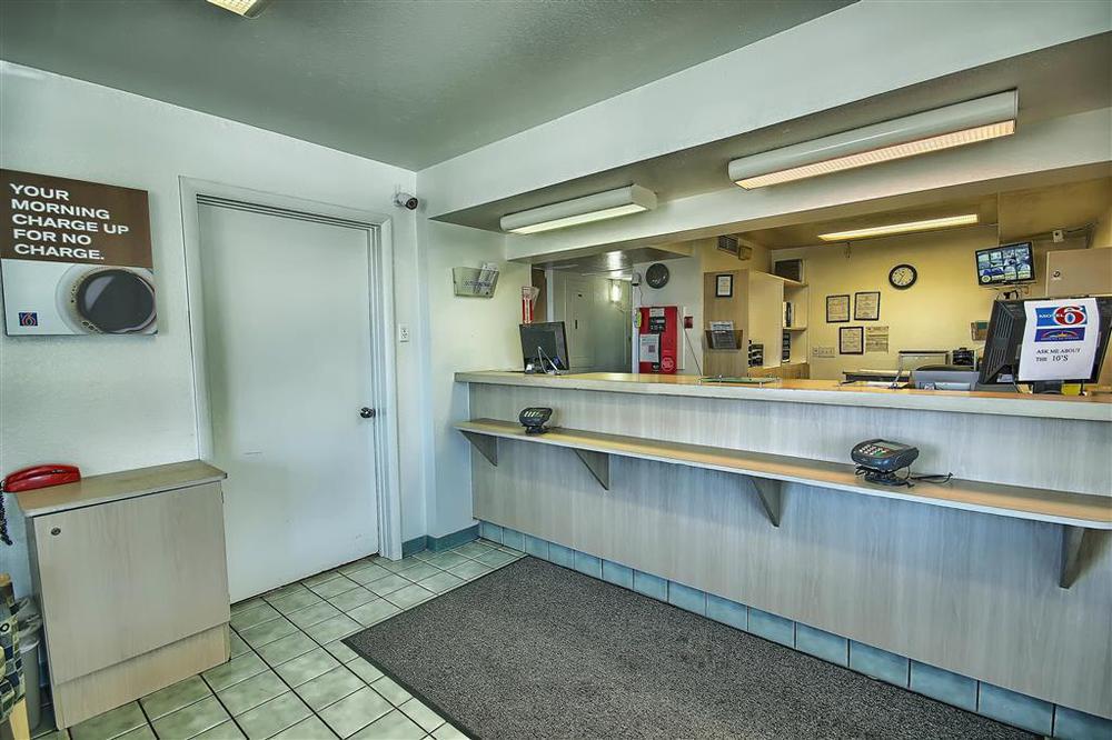 Rodeway Inn Columbus Interior foto